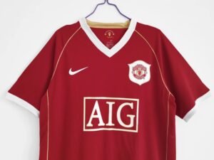 Retro Manchester United 2006/07 Home - Image 4
