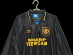 Retro Manchester United 93/94 Away Long Sleeves - Image 3