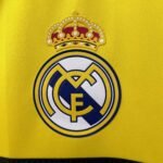 Retro Real Madrid 2011/12 Goalkeeper Yellow - Image 4