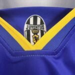 Retro Juventus 1995/96 Away Long Sleeves - Image 3