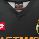 Retro  Juventus 2001/02 Away Black - Image 4