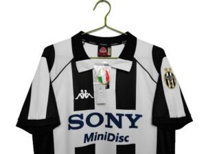 Retro  Juventus 1997/98 Home - Image 3