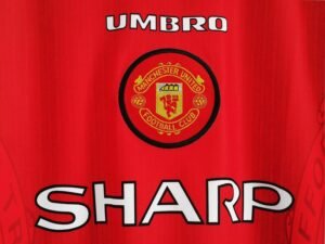 Retro Manchester United 96/97 Home Long Sleeves - Image 6