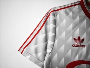 Retro 1989-91 LVP Away - Image 3