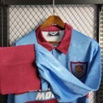 Retro  1995-97 West Ham Long Sleeves Away - Image 7