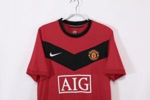 Retro Manchester United 09/10 Home - Image 3