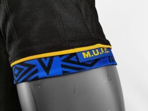 Retro Manchester United 93/94 Away - Image 5