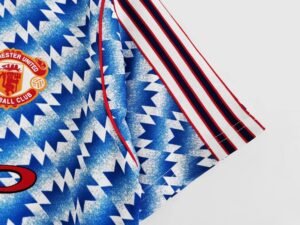 Retro Manchester United 1990/92 Away - Image 6