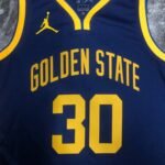 Season 23 Warriors Flyers Limited No.30 Curry - Image 3