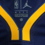 Season 23 Warriors Flyers Limited No.30 Curry - Image 6