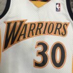 MN Heat Pressed Retro : SW Warriors 09/10 White No.30 Curry - Image 4