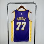 Lakers V-neck No.77 Dončić - Image 2