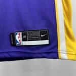 Lakers V-neck No.77 Dončić - Image 7
