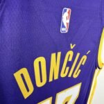 Lakers V-neck No.77 Dončić - Image 8