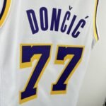 Kids Lakers White No.77 Dončić - Image 3