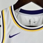 Kids Lakers White No.77 Dončić - Image 4