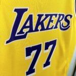 23 Season Lakers Yellow No. 77 Dončić - Image 3