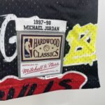MN Heat Pressed Vintage : SW Bulls 97/98 Graffiti No.23 Jordan - Image 7