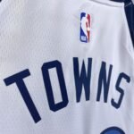 23 SEASON MINNESOTA TIMBERWOLVES HOME  NO.32 TOWNS - Image 8