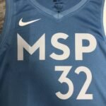 19-20 SEASON MINNESOTA TIMBERWOLVES  NO.32 TOWNS - Image 4