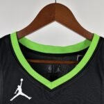 23 SEASON MINNESOTA TIMBERWOLVES FLYER  NO.5 EDWARDS - Image 3