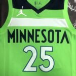 MINNESOTA TIMBERWOLVES GREEN  NO.25 ROSE - Image 3
