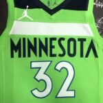 MINNESOTA TIMBERWOLVES GREEN  NO.32 TOWNS - Image 3