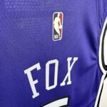 25 SEASON SACRAMENTO KINGS  #5 FOX - Image 9