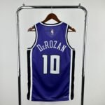 25 SEASON SACRAMENTO KINGS  #10 DeROZAN - Image 2
