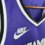 25 SEASON SACRAMENTO KINGS  #10 DeROZAN - Image 3