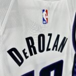 24 SEASON SACRAMENTO KINGS Home  #10 DeROZAN - Image 6