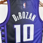 24 SEASON SACRAMENTO KINGS FLYER  #10 DeROZAN - Image 7