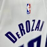 23 SEASON SACRAMENTO KINGS Home White  #10 DeROZAN - Image 8