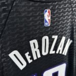 23 SEASON SACRAMENTO KINGS FLYER  #10 DeROZAN - Image 5