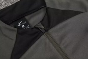 2023 Barcelona Training Suit with Half-zip Size: S-3XL - Image 9