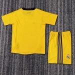 Kids Real Madrid 11/12 Goalkeeper Kit 16-28 - Image 2