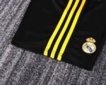 Kids Real Madrid 11/12 Goalkeeper Black Kit 16-28 - Image 10