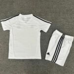 Kids Retro 2004/05 Real Madrid Home - Image 2