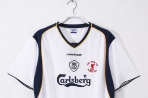 Retro LVP 2001-02 Away - Image 4