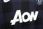 Retro Manchester United 2013/14 Away - Image 4