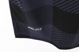 Retro Manchester United 2013/14 Away - Image 9