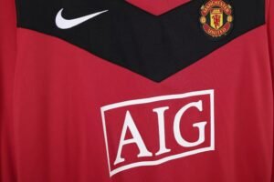 Retro Manchester United 09/10 Home Long Sleeves - Image 9