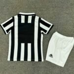 Kids Retro Juventus 1994/95 Home Kit - Image 2