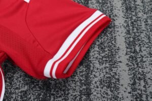 Kids Retro Bayern München 13/14 Home Kit - Image 8
