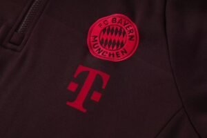 Bayern Munich Half-Zipper Training Suit - Image 4