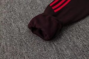 Bayern Munich Half-Zipper Training Suit - Image 8