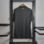 Retro Real Madrid 2011/12 Goalkeeper Black - Image 2