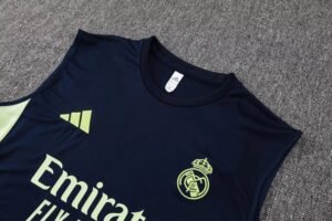 2526 Real Madrid Sleevesless Training Suit D2562 - Image 7