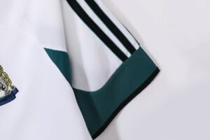 Retro Newcastle 1999/00 Away - Image 7