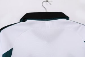 Retro Newcastle 1999/00 Away - Image 8